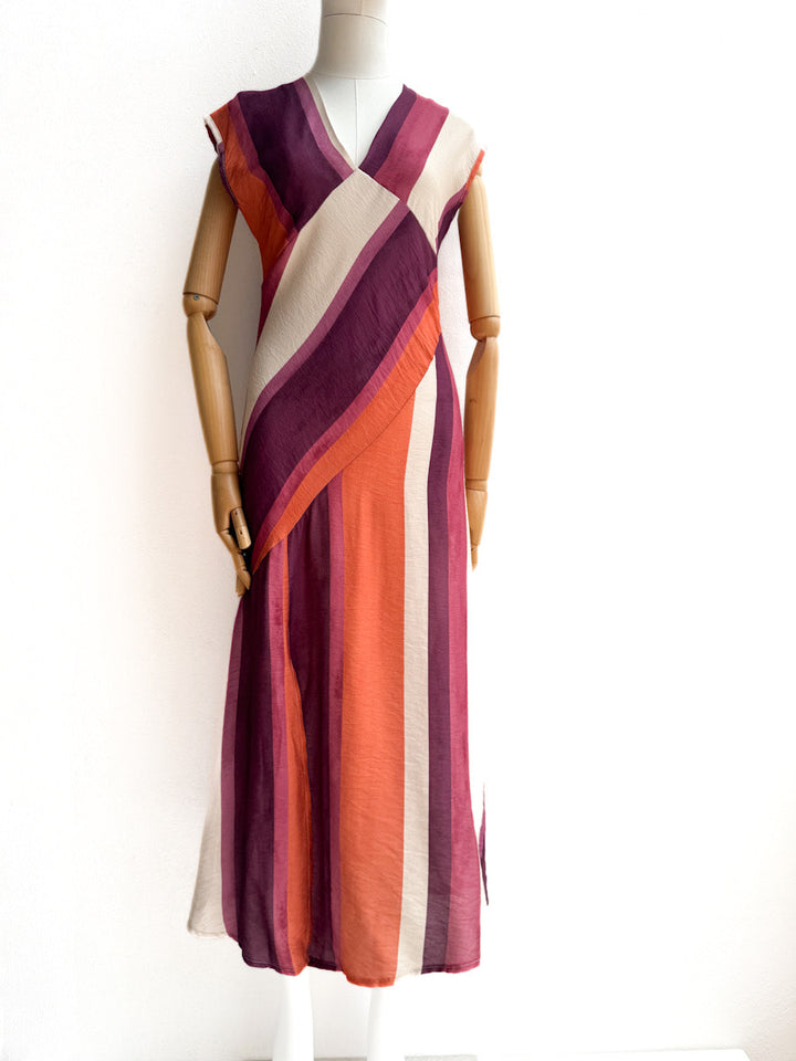 Vestido Midi de Rayas Asimétricas