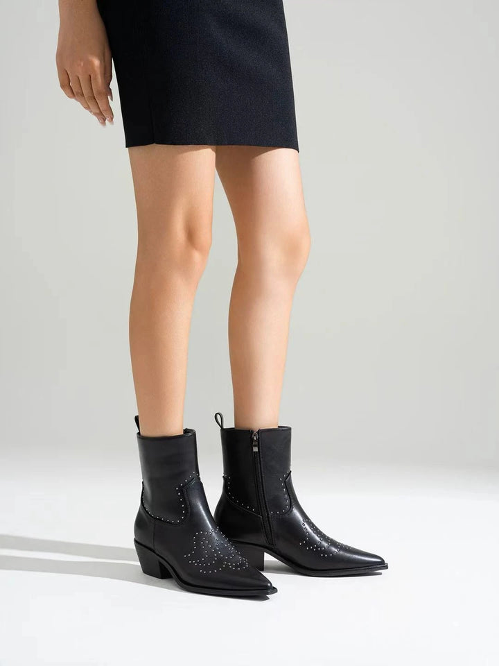 Botines Cowboy de Antelina con Tachuelas Decorativas