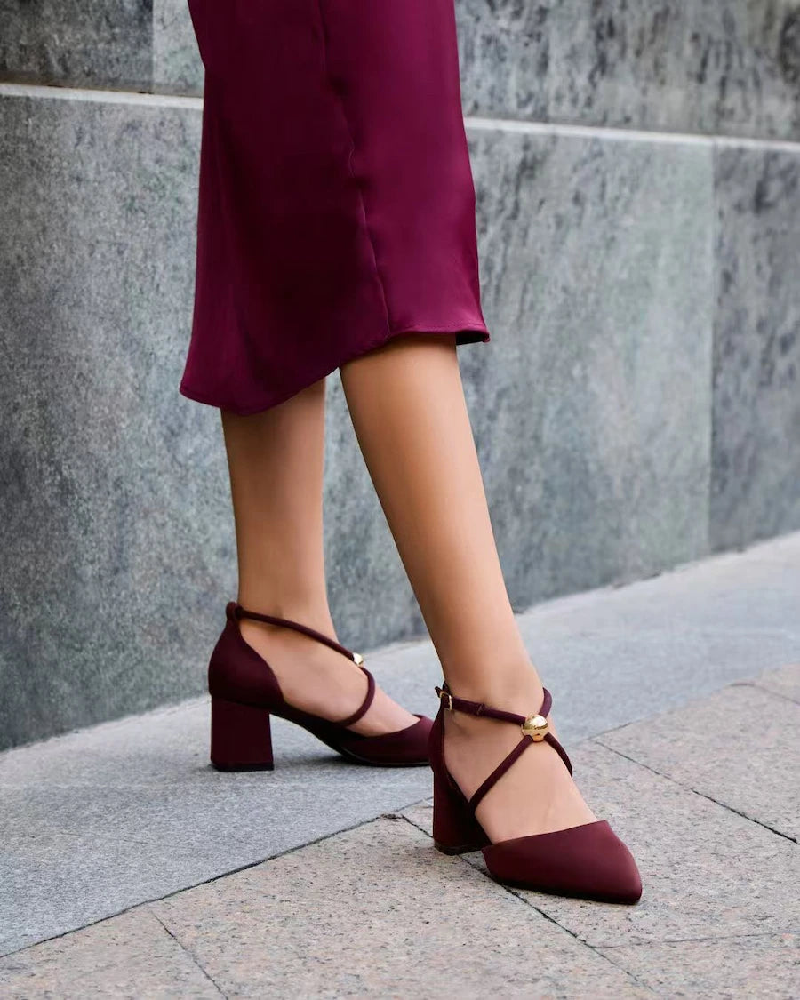 Zapatos de Tacón Medio con Detalle Metálico — Elegancia que Camina Contigo