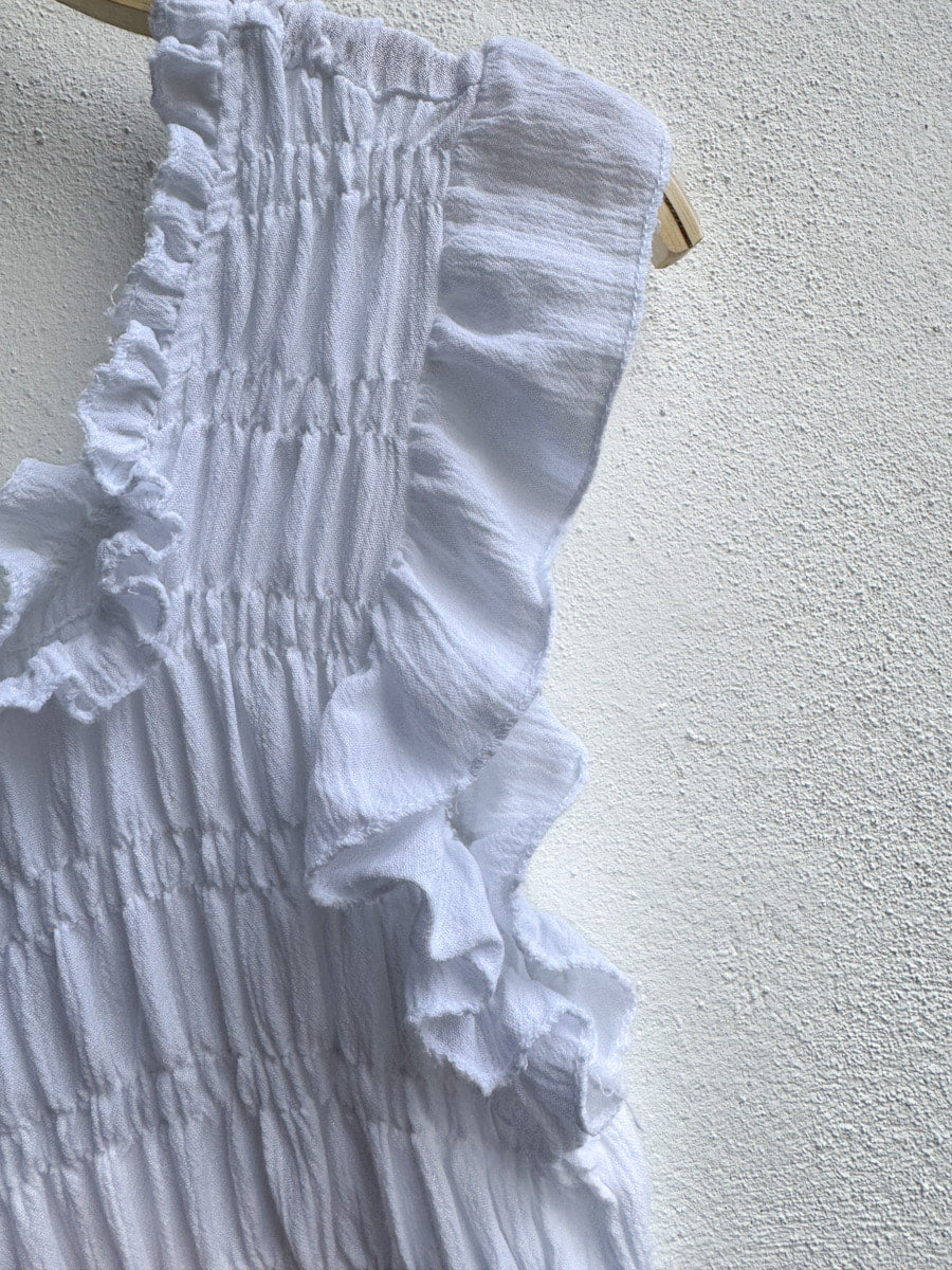Blusa Sin Mangas Fruncida con Volantes