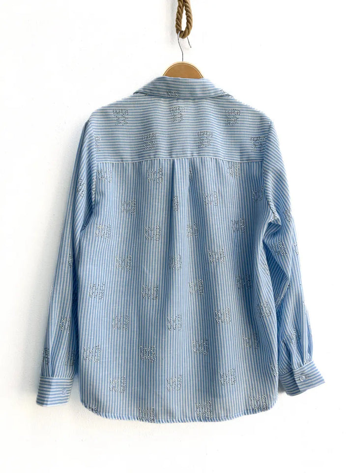 Camisa Celeste de Rayas con Detalles Bordados Brillantes