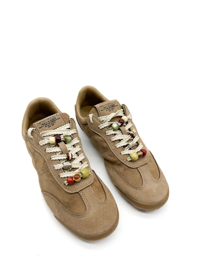 Zapatillas Corina Casuales de Antelina con Abalorios en Cordones