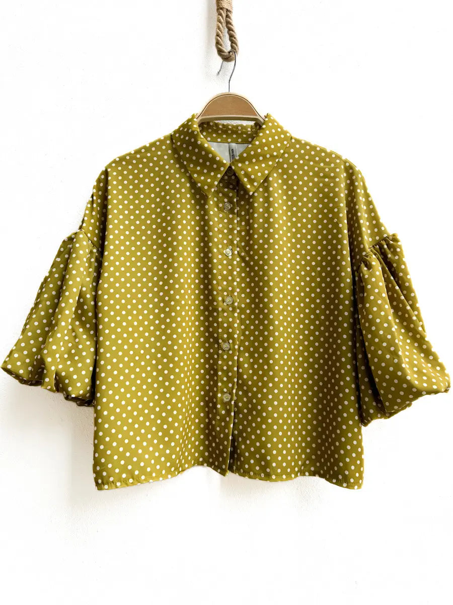 Blusa de Lunares: Elegancia y Estilo Atemporal Mostaza única