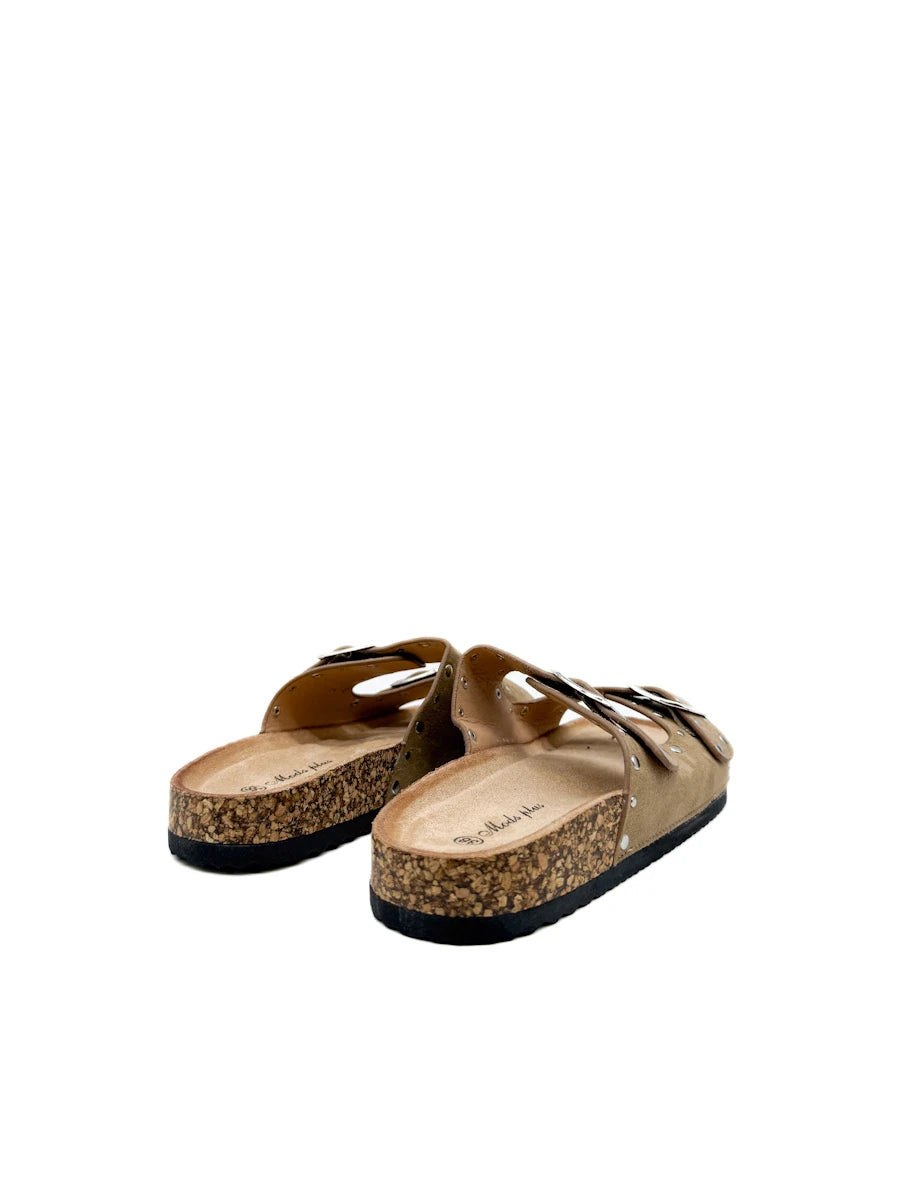Sandalia Bio con Tachuelas y Doble Hebilla - Colección Urban Suede