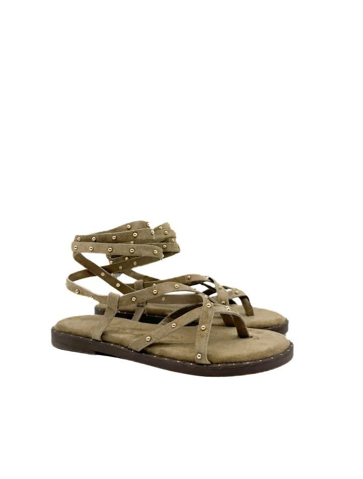 Sandalias Planas Estilo Romano con Tachuelas y Cierre al Tobillo - Colección Verano
