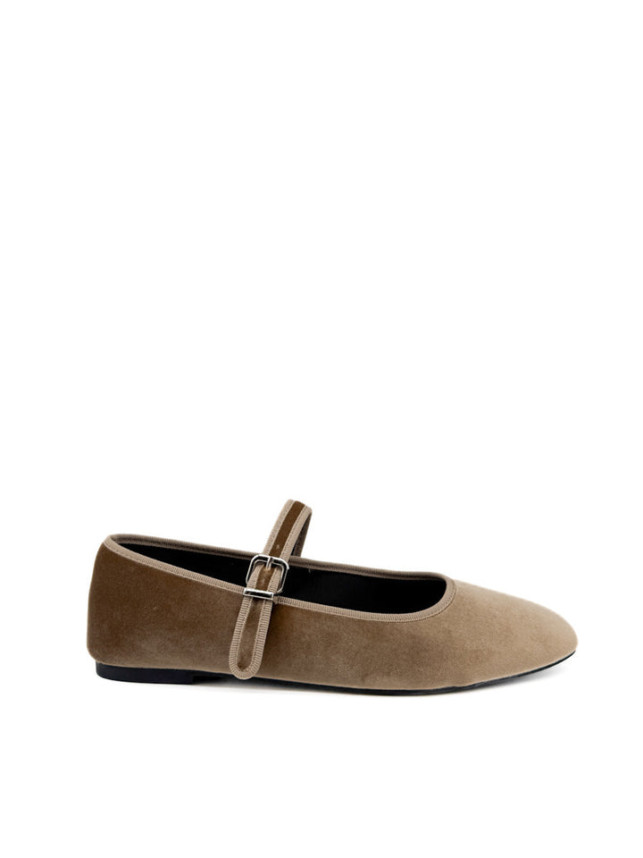 Elegantes Merceditas de Terciopelo  con Hebilla Corina M5630