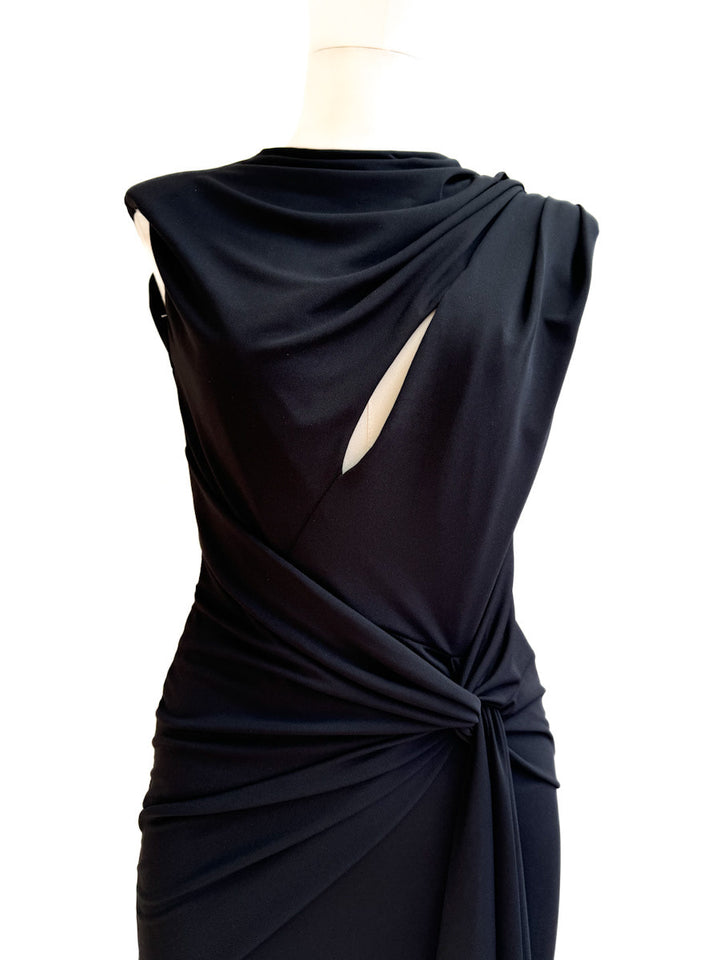 Vestido de Noche con Drapeado Elegante y Abertura en el Escote