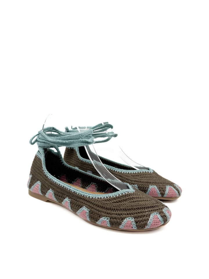 Bailarinas Artesanales de Crochet con Cintas para Tobillo y Diseño Étnico