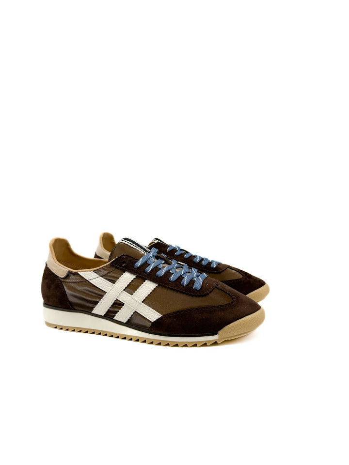 Zapatillas Deportivas Retro de Antelina y Nailon con Bandas Laterales