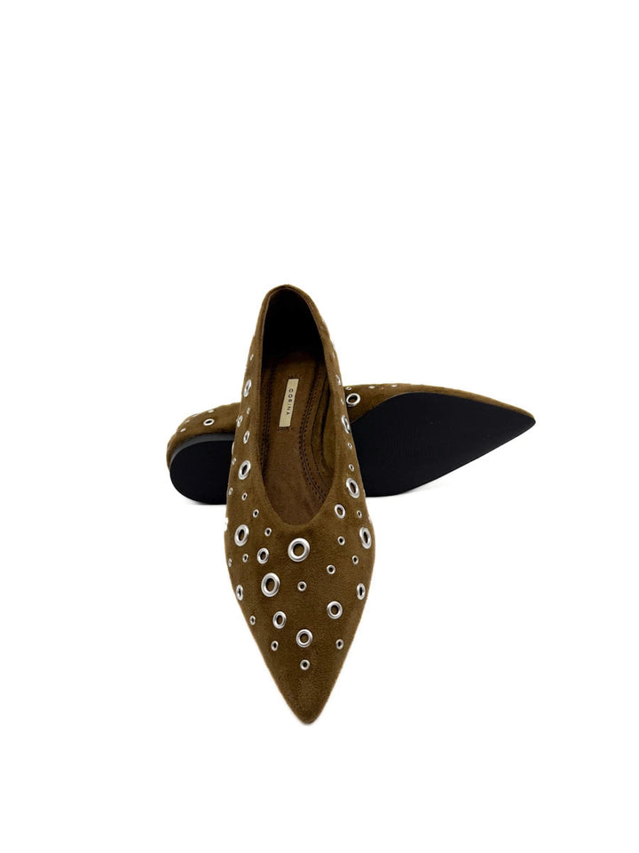 Bailarinas de Punta Afilada Y Ojales Metálicos, Corina M5610