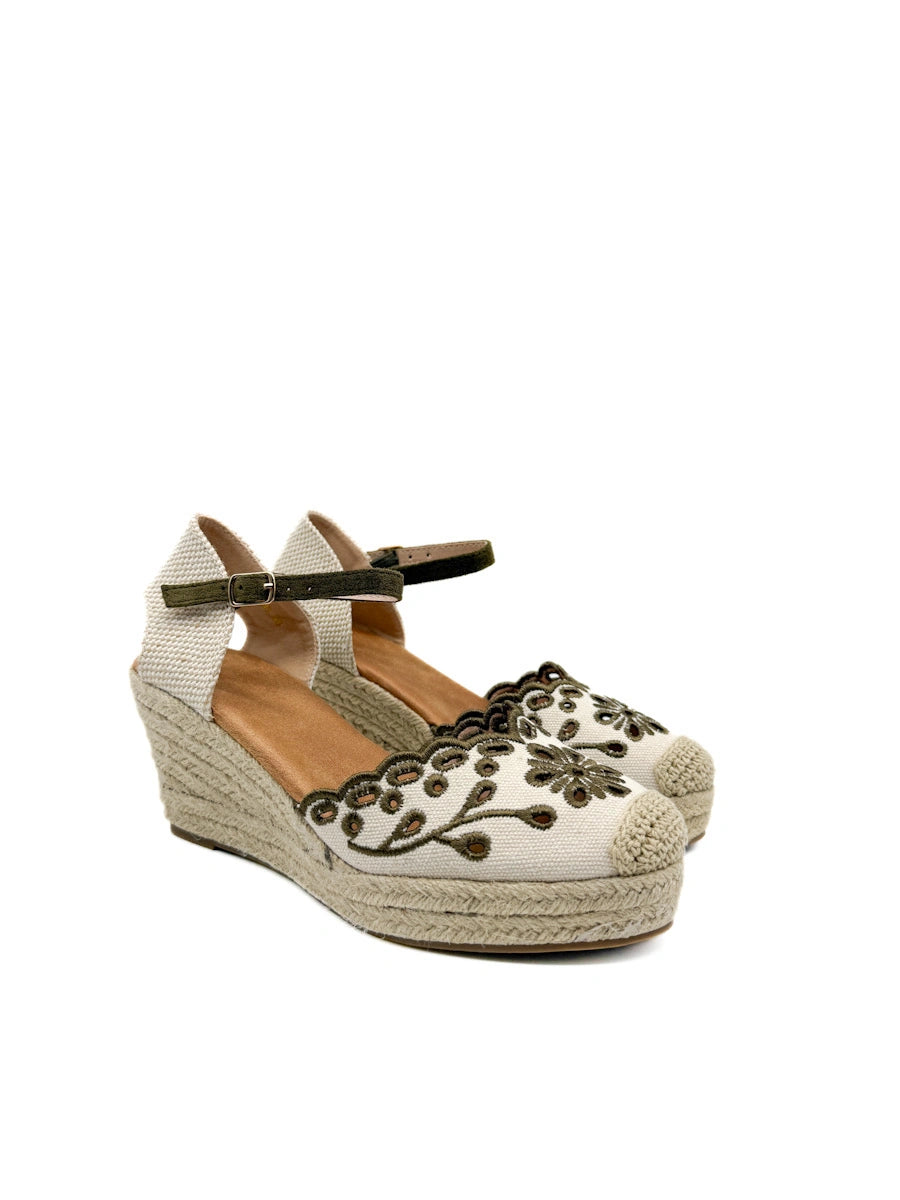Alpargatas de Cuña con Calado Floral y Plataforma de Yute