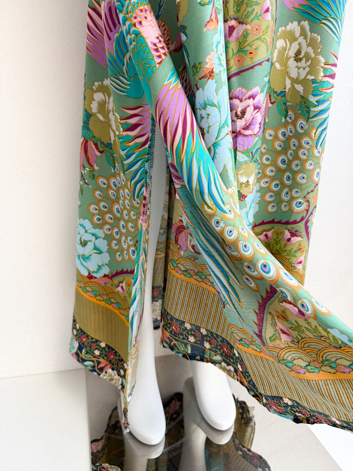 Vestido largo sin mangas con estampado floral y aves