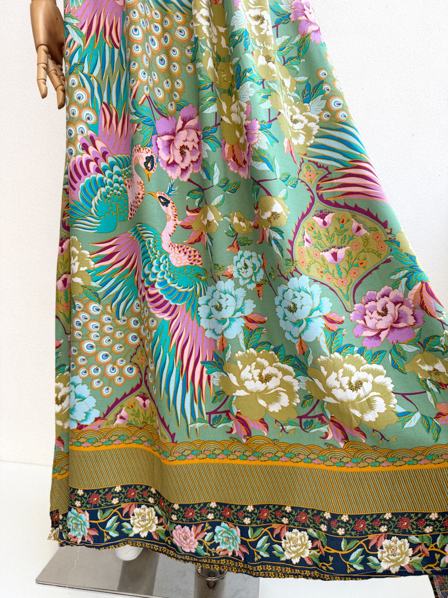 Vestido largo sin mangas con estampado floral y aves