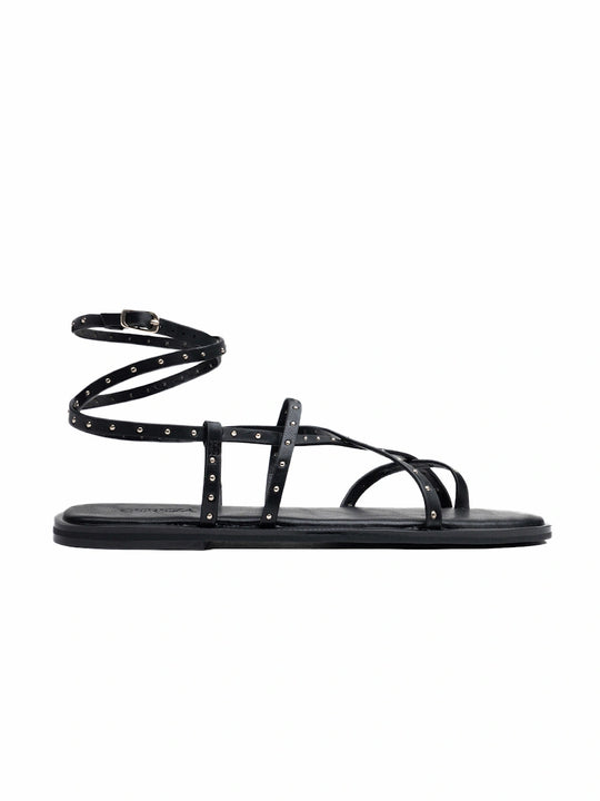 Sandalias romanas con tachuelas y tiras al tobillo