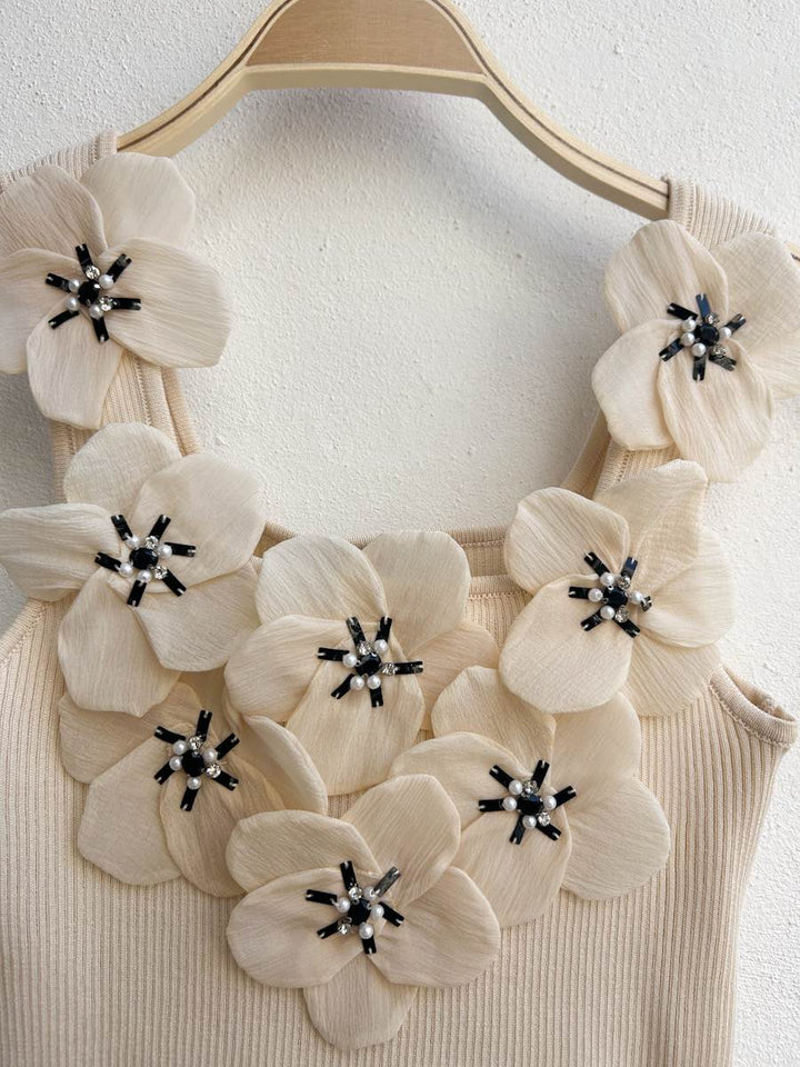 Top Beige de Punto con Apliques Florales 3D