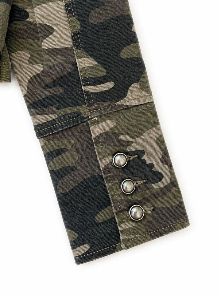 Chaqueta Militar Mujer Camuflaje con Cuello Mao, Manga Larga y Detalles de Hebillas y Botones Metálicos