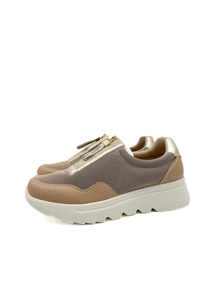 Zapatilla Siena - Deportiva Camel con Cremallera Dorada y Plataforma