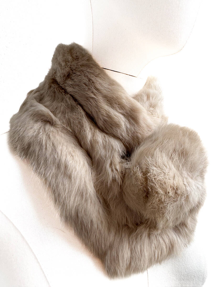 Cuello de Pelo Natural – Suavidad, Calidez y Elegancia