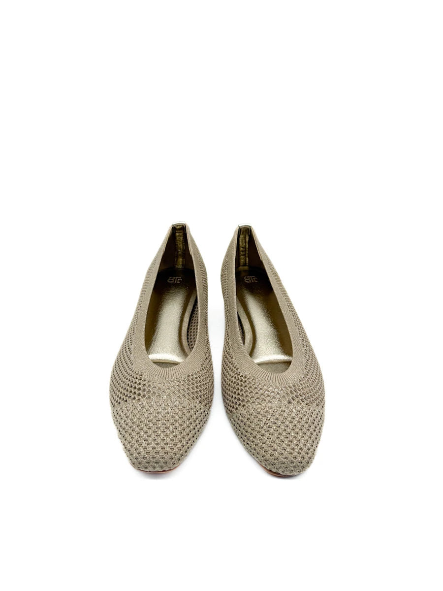 Zapatos  de Malla con Tacón Bloque: Confort y Estilo Contemporáneo