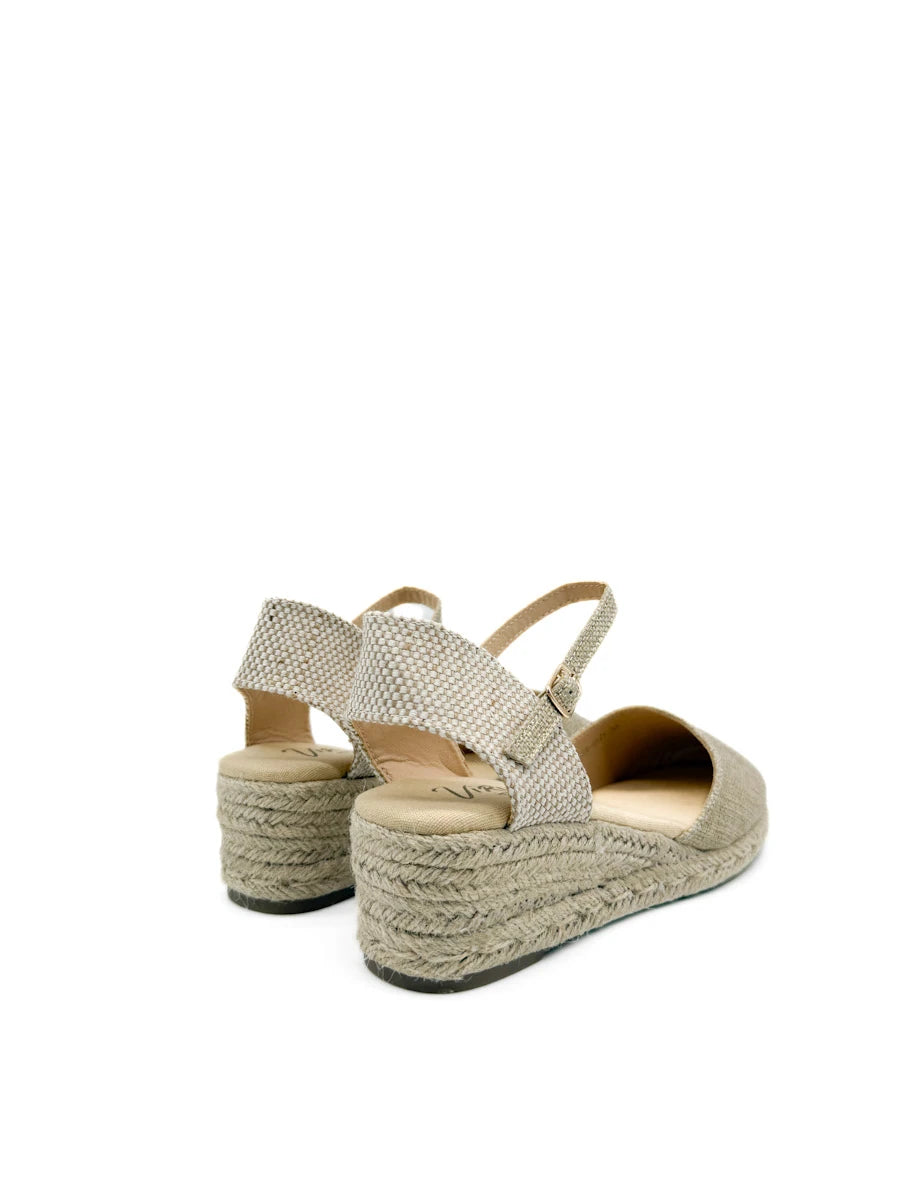 Alpargatas de Cuña con Textura de Tela y Puntera de Croché Artesanal