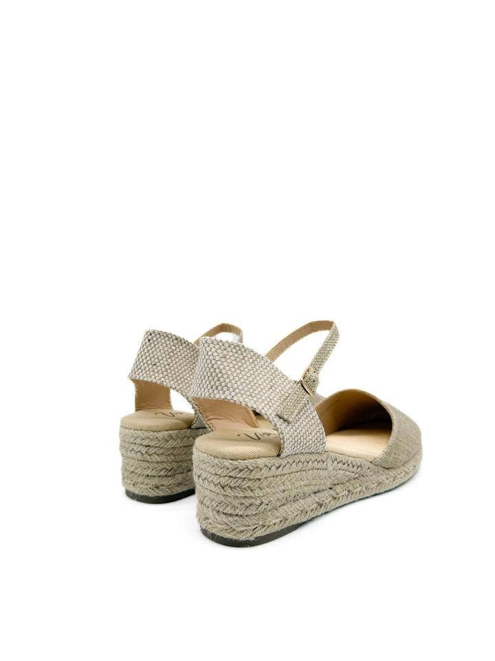 Alpargatas de Cuña con Textura de Tela y Puntera de Croché Artesanal