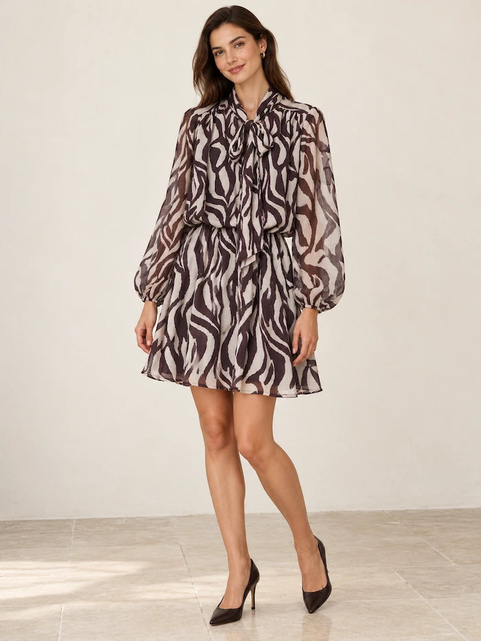 Vestido Corto de Gasa con Estampado de Cebra y Lazada al Cuello