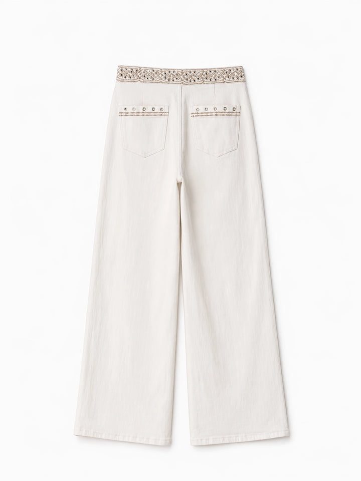 Pantalón Largo Recto con Bordado y Detalles de Ojales