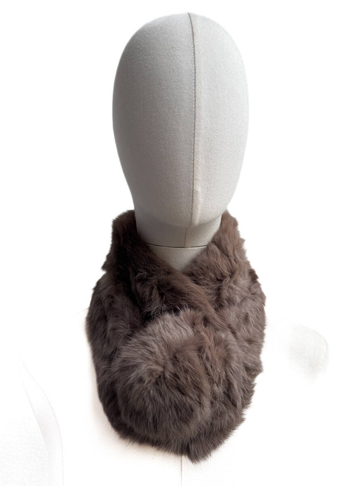 Cuello de Pelo Natural – Suavidad, Calidez y Elegancia