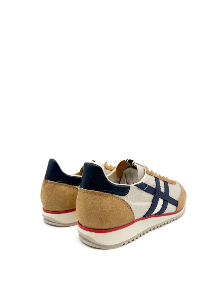 Corina Zapatilla Retro de Antelina y Nylon con Suela Dentada