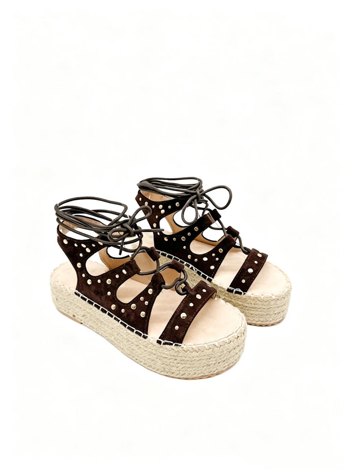 Sandalias Romanas de Plataforma con Tachuelas y Cierre de Cordones