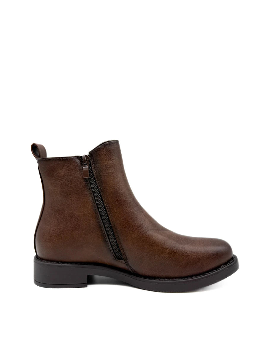 Botines Planos Chelsea con Cremallera Lateral y Detalle de Tachuelas