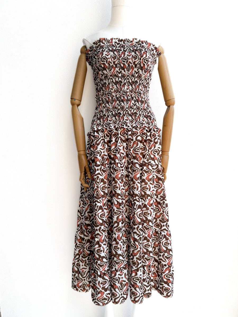 Vestido Floral con Nido de Abeja – Estilo Fresco y Versátil