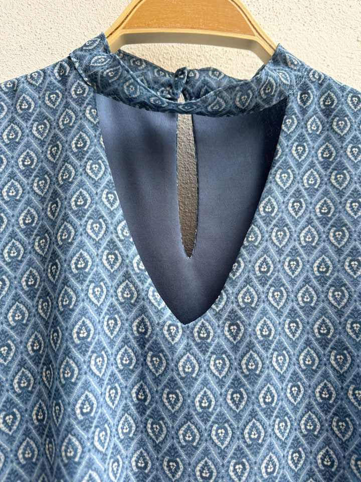 Blusa de Manga Larga con Estampado Geométrico, Disponible en Más Colores y Diseños