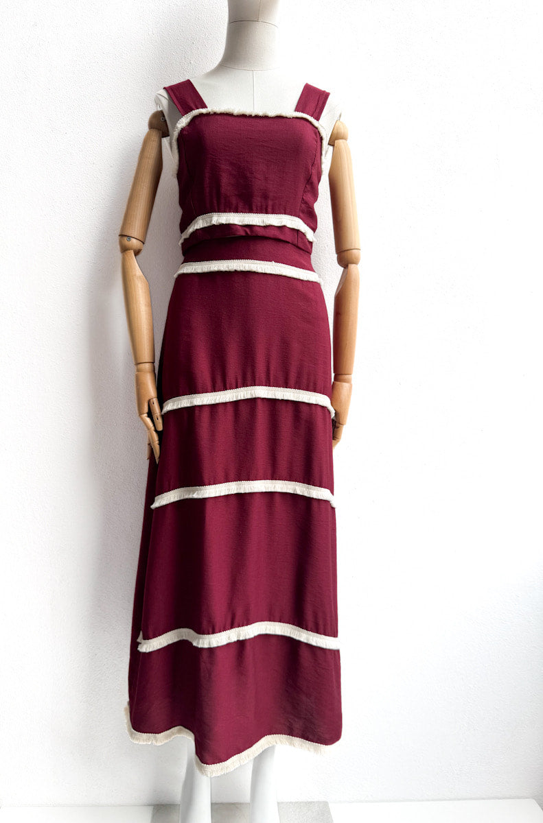 Conjunto Top y Falda con Detalles en Contraste