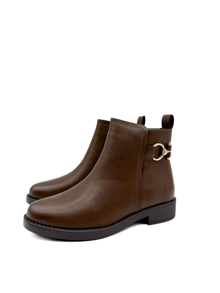 Botines con Hebilla Decorativa: Estilo Chelsea con Toque Sofisticado