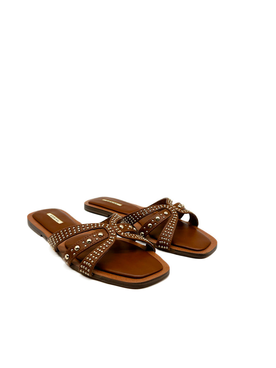 Sandalias Planas Tachas Corina M4466