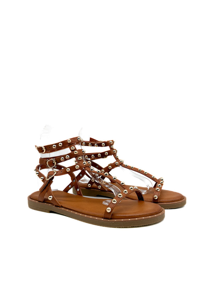 Sandalia Romanas Camel con Tachuelas Metálicas