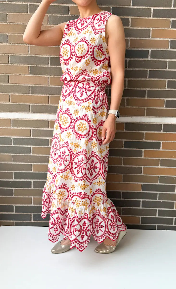 Bordados en Rojo y Mostaza: Conjunto Único