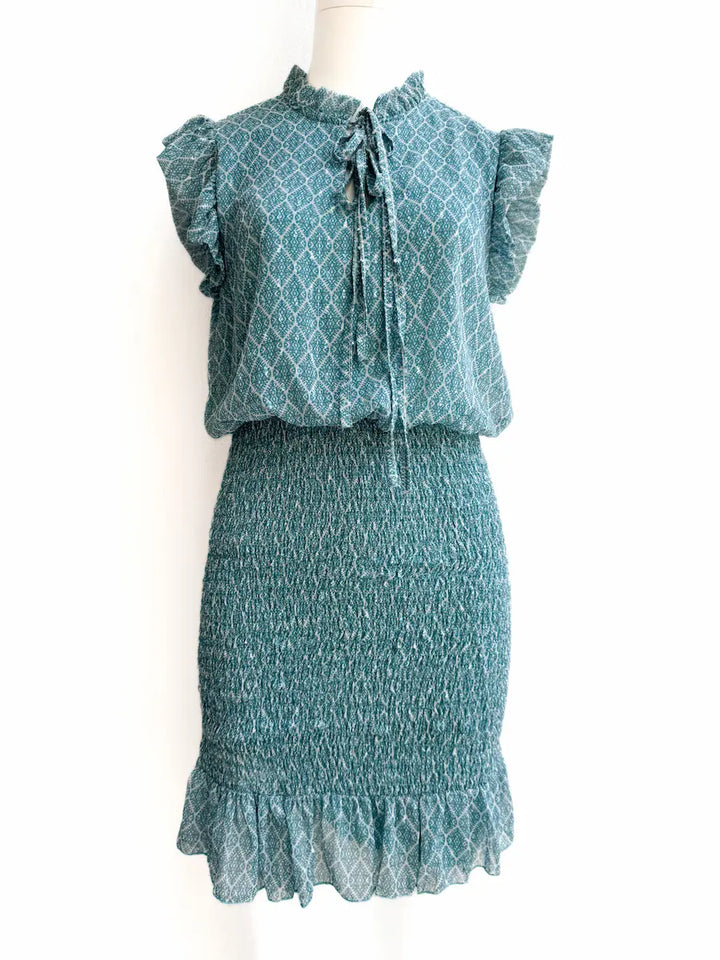 Vestido Corto Estampado con Nido de Abeja y Volantes Verde única