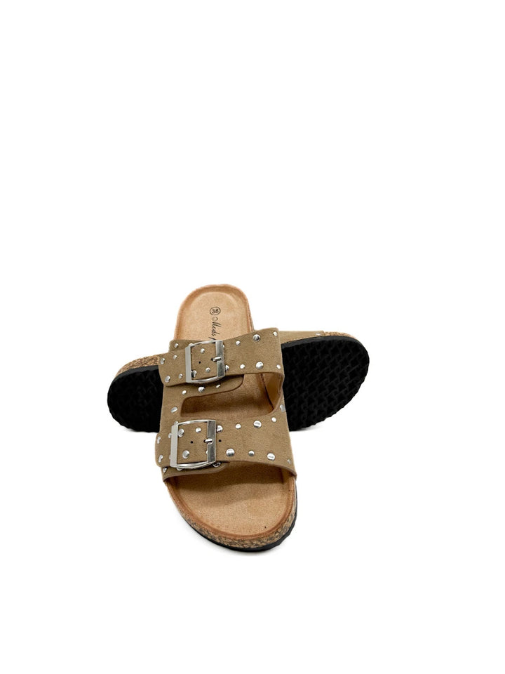 Sandalia Bio con Tachuelas y Doble Hebilla - Colección Urban Suede