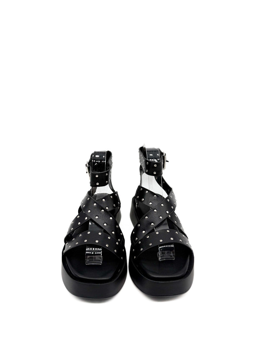Sandalia Negra con Plataforma Detalle Tachas