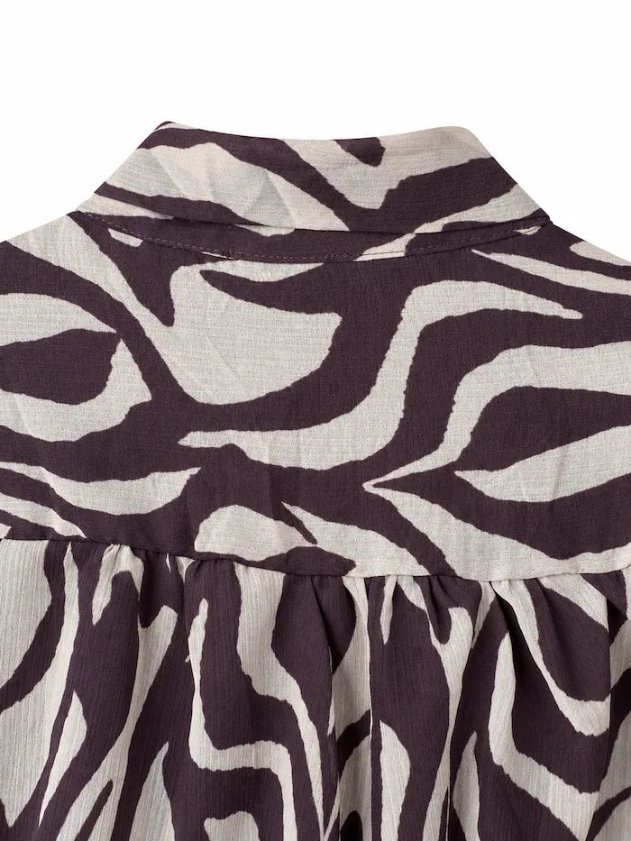 Vestido Corto de Gasa con Estampado de Cebra y Lazada al Cuello
