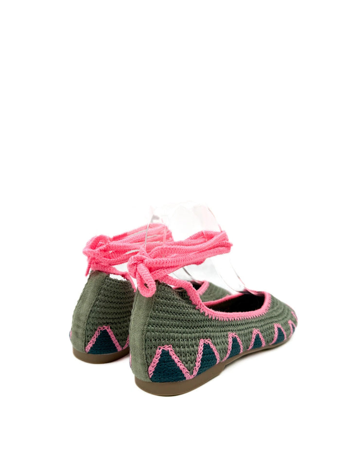 Bailarinas Artesanales de Crochet con Cintas para Tobillo y Diseño Étnico