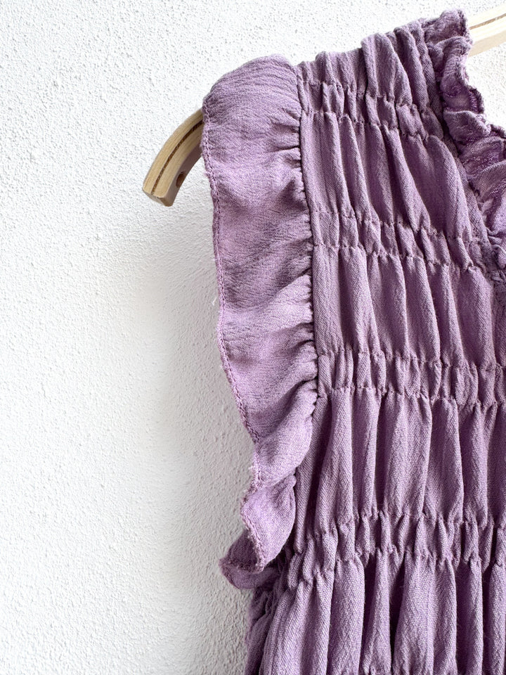 Blusa Sin Mangas Fruncida con Volantes