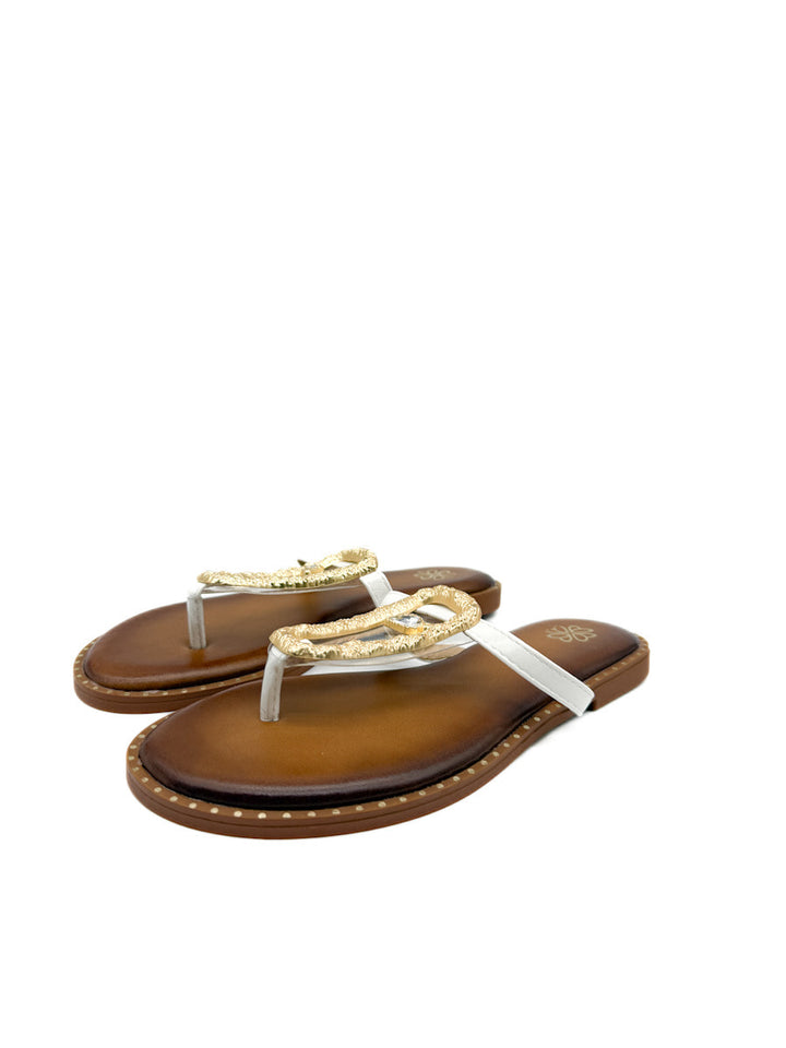Sandalias Planas con Adorno Dorado Transparente