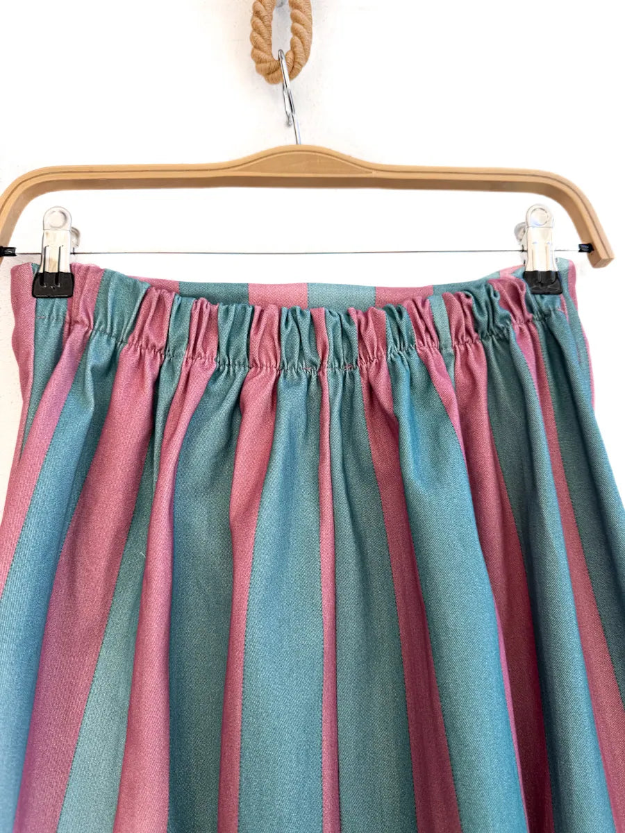 Conjunto de Blusa y Falda a Rayas – Venta por Separado