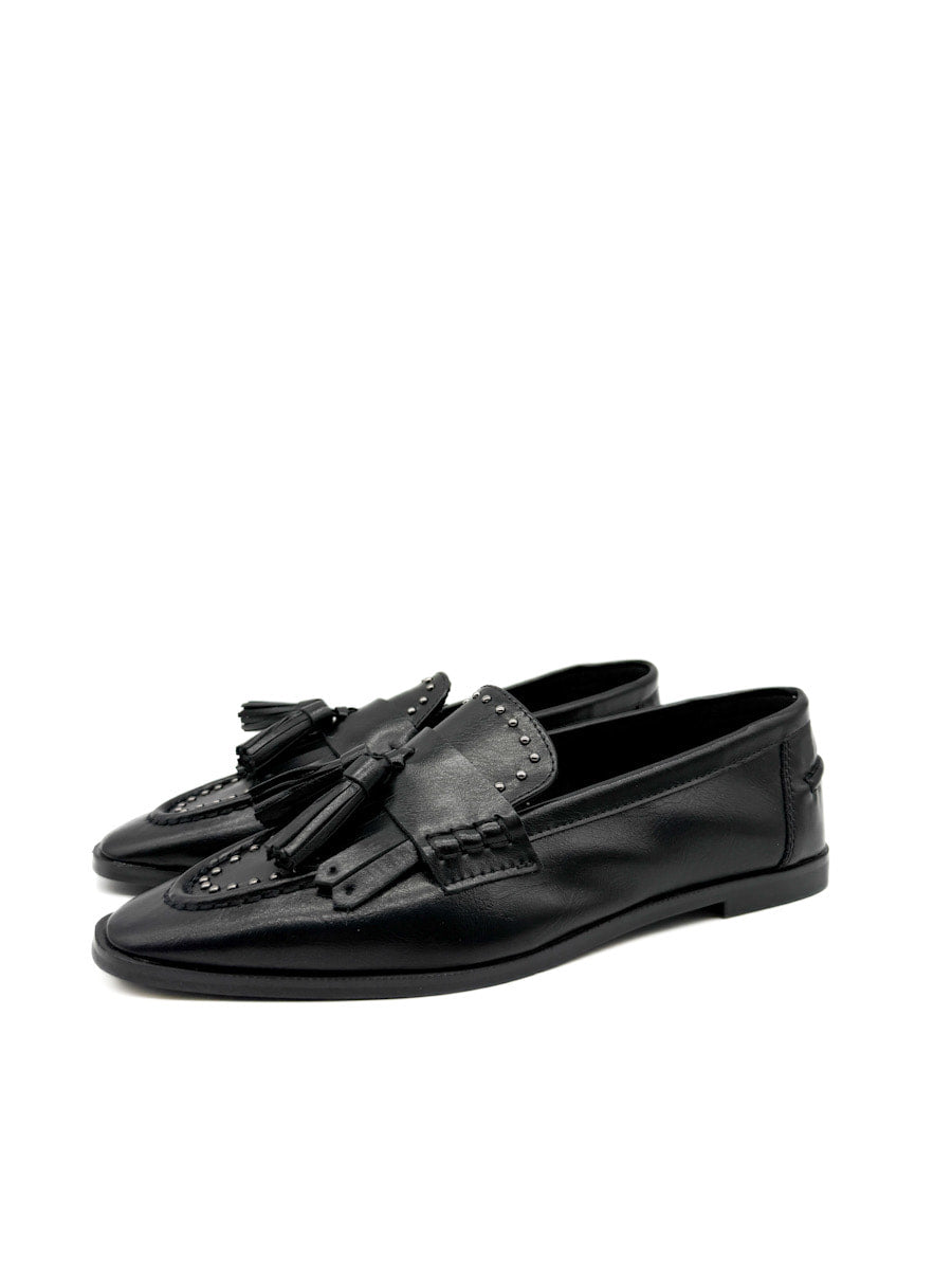 Mocasines de Borlas y Tachuelas Corina M5680