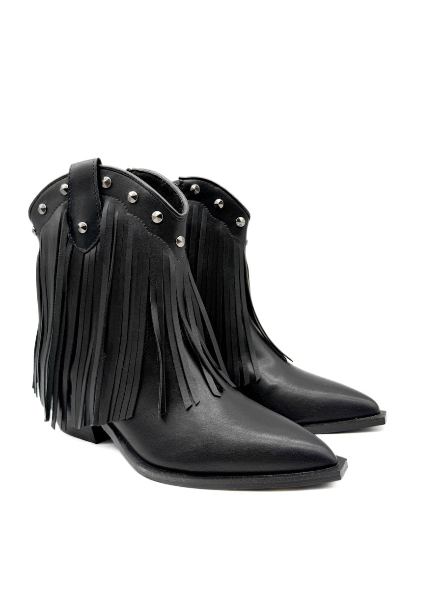 Botines cowboy con Flecos y Detalles Metálicos Corina M5796