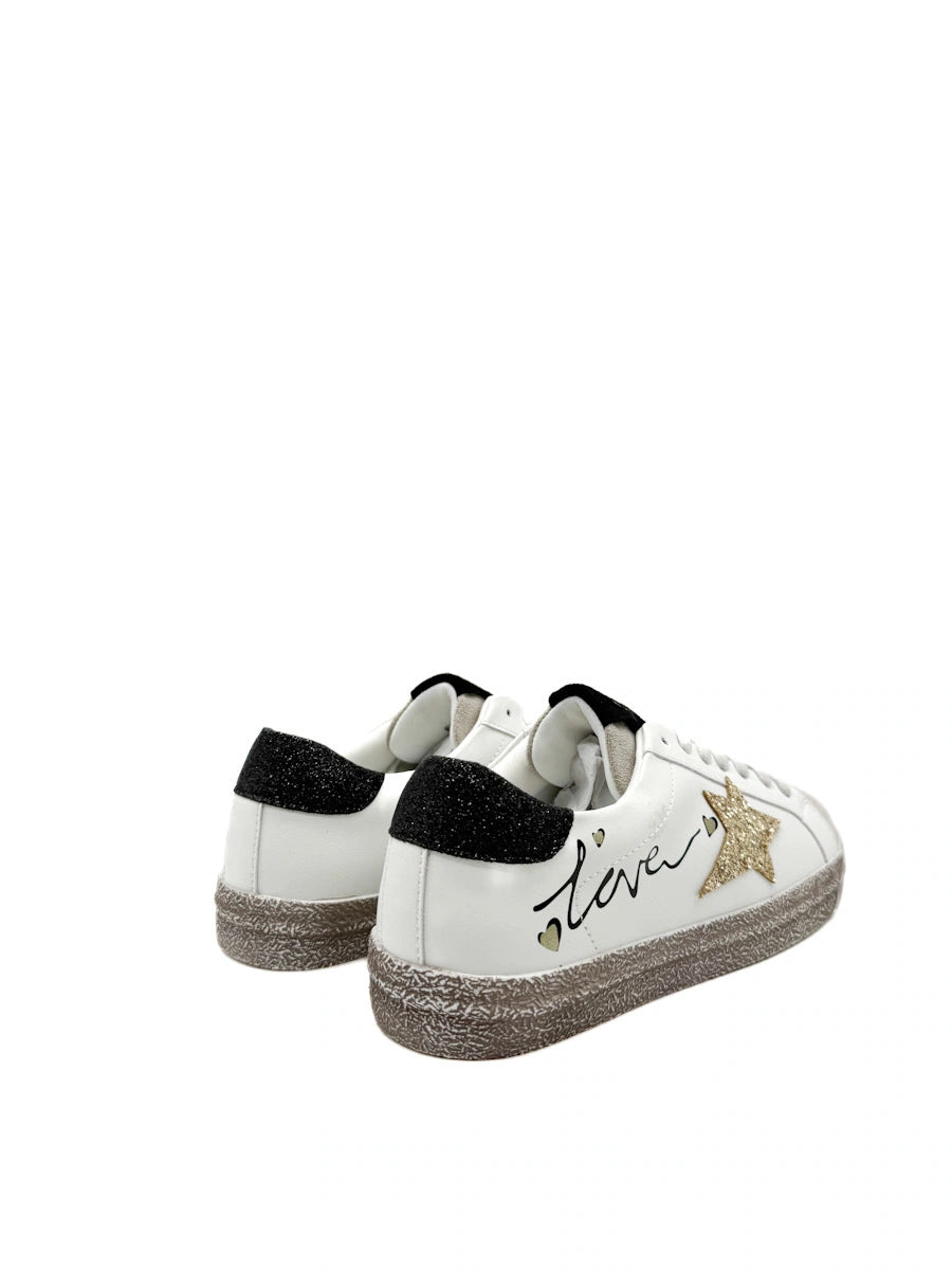 Zapatilla Urbana con Estrella Dorada y Detalle "Love