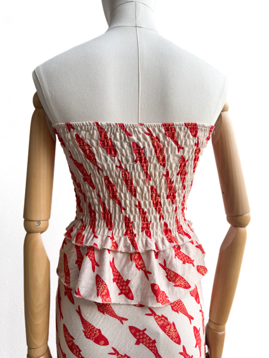 Conjunto Top y Falda Estampado de Peces – Disponible en Rojo y Beige